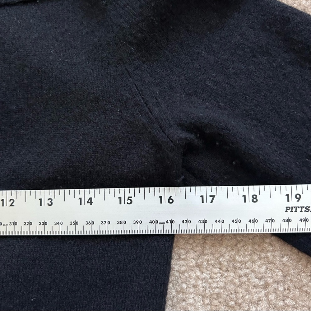 Margaret O'Leary Black Cashmere Sweater - Picture 6 of 7